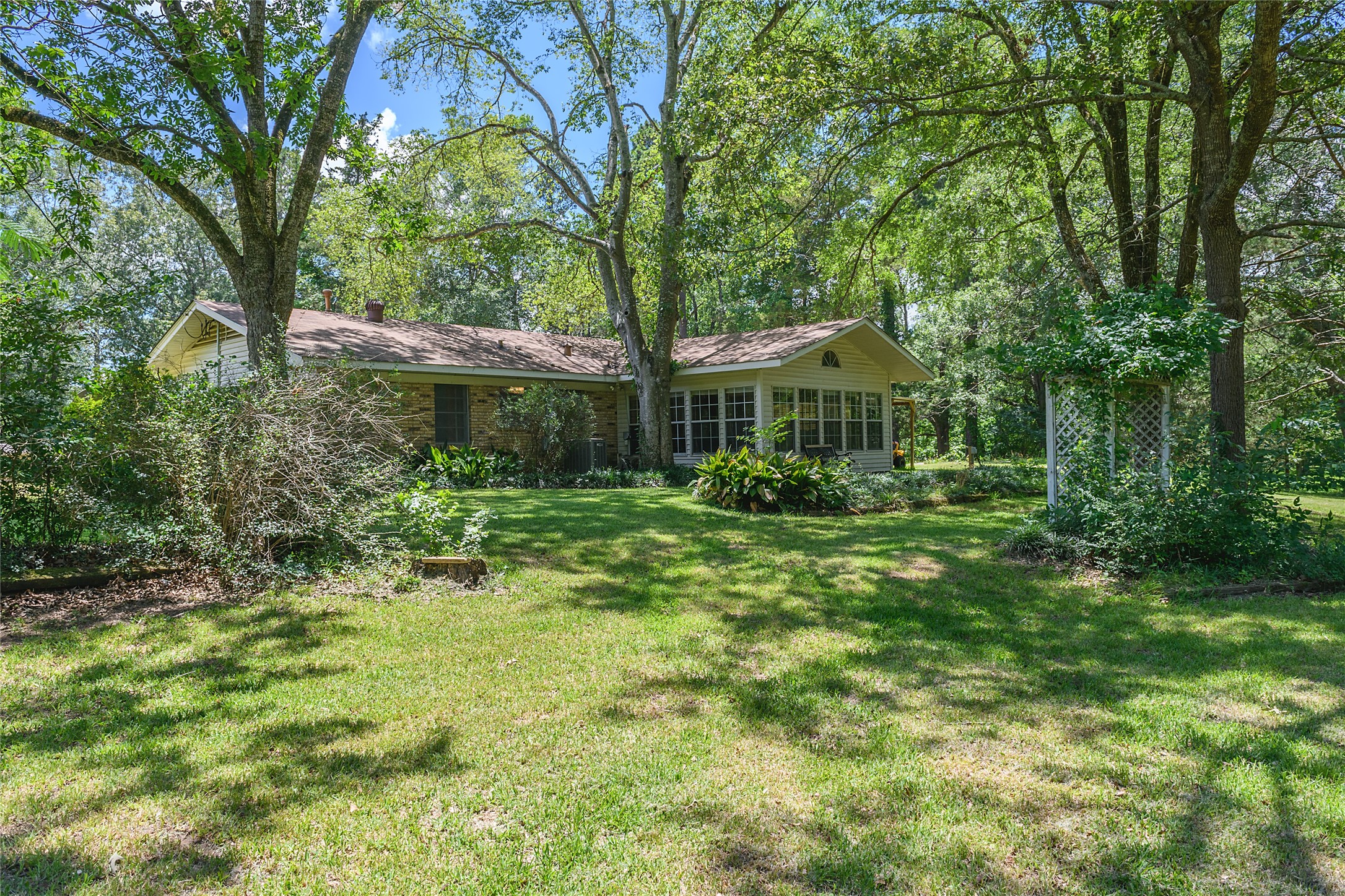 802 Caddo Lease Mooringsport LA 71060