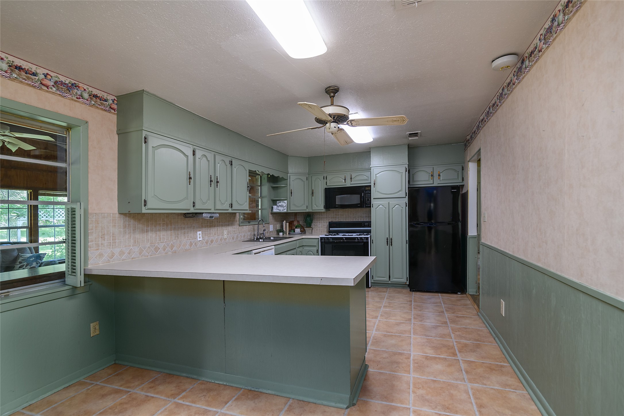 802 Caddo Lease Mooringsport LA 71060