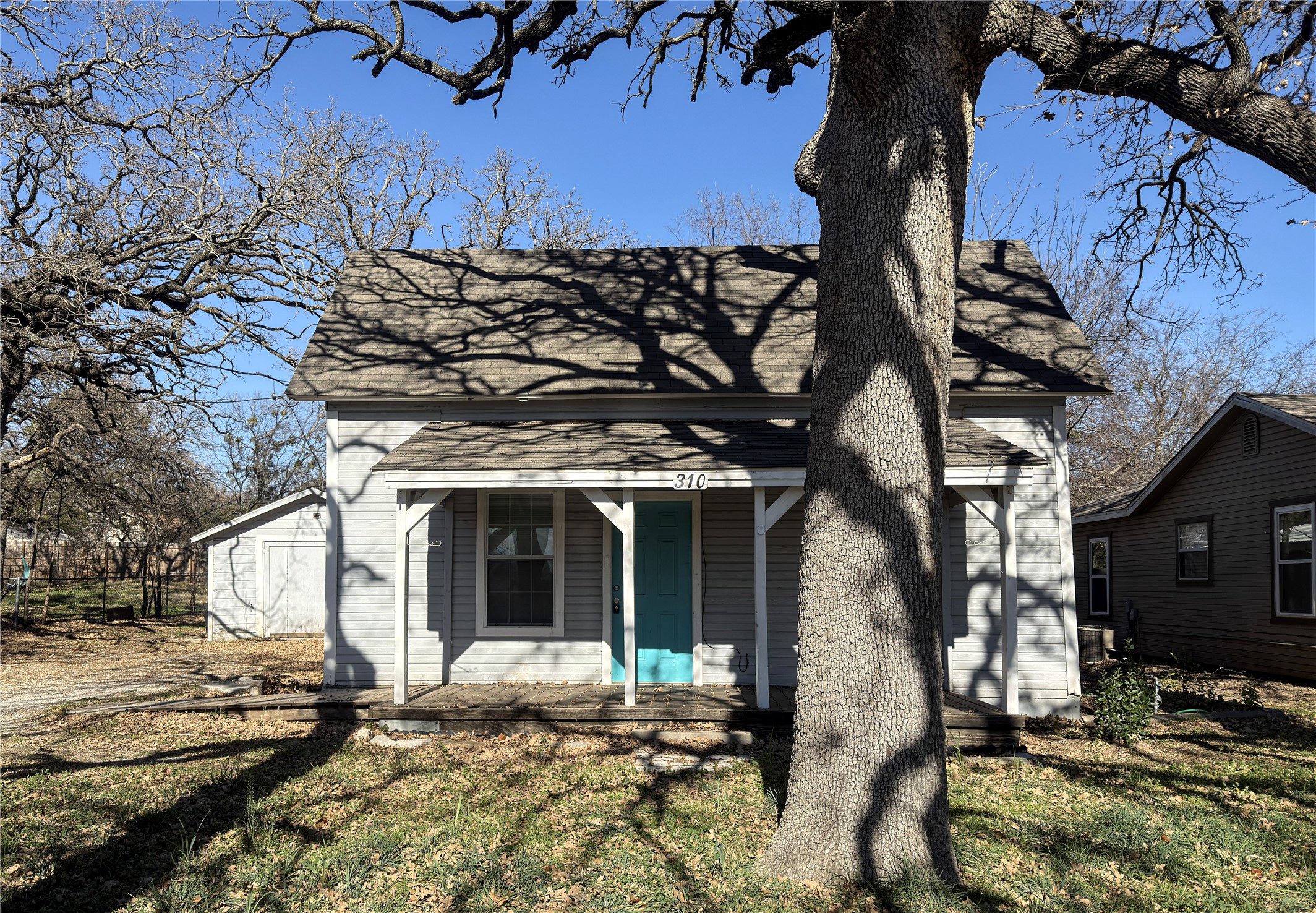 310 W Russell Street Weatherford TX 76086