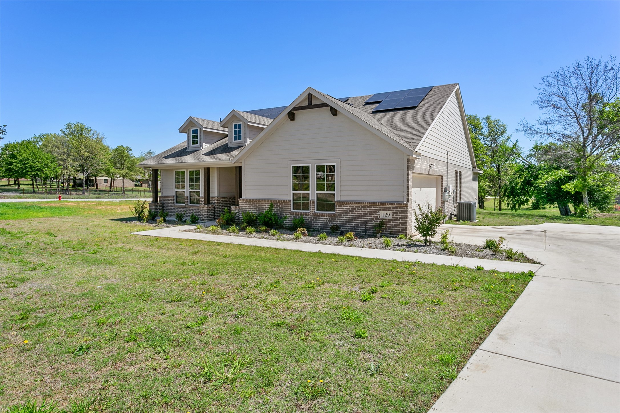 129 Cooper Court Springtown TX 76082