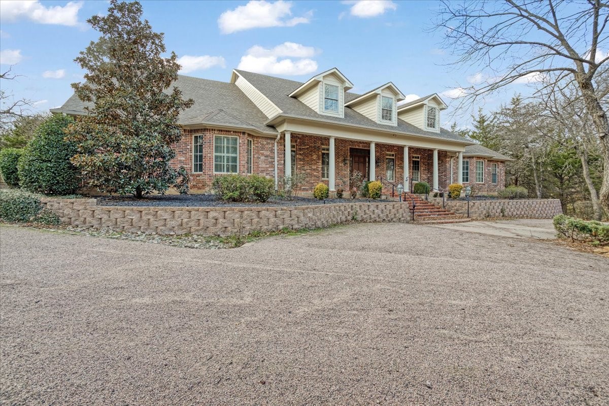 48 Summit Oaks Circle Denison TX 75020