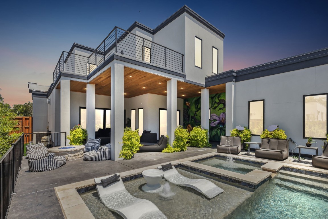4522 Newmore Avenue Dallas TX 75209