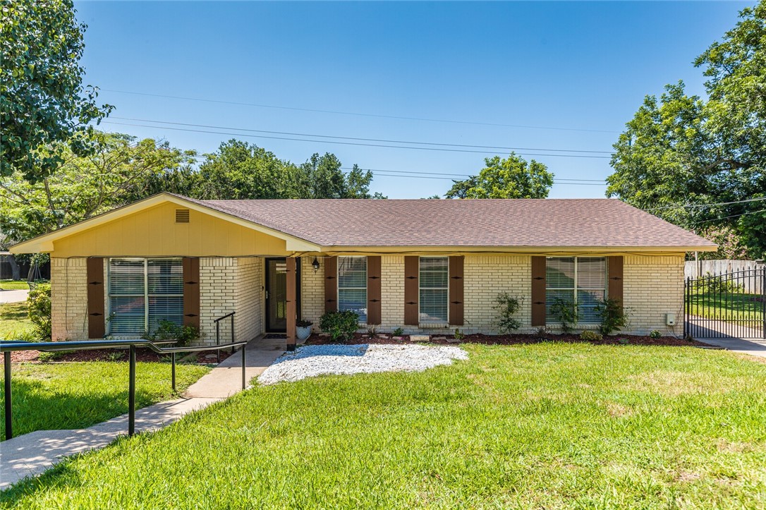 13724 Harbor Drive Woodway TX 76712
