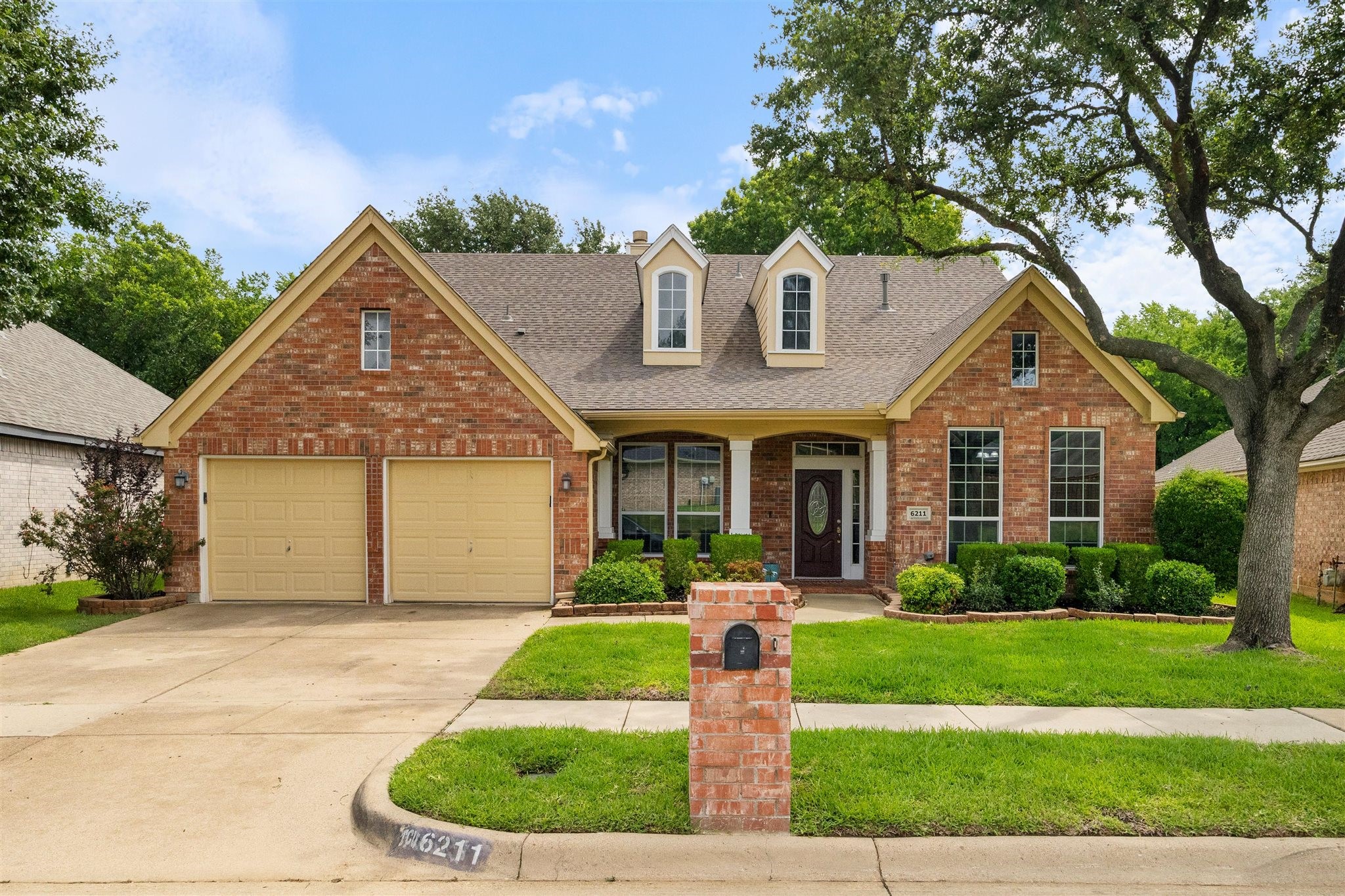 6211 Parkside Drive Arlington TX 76001