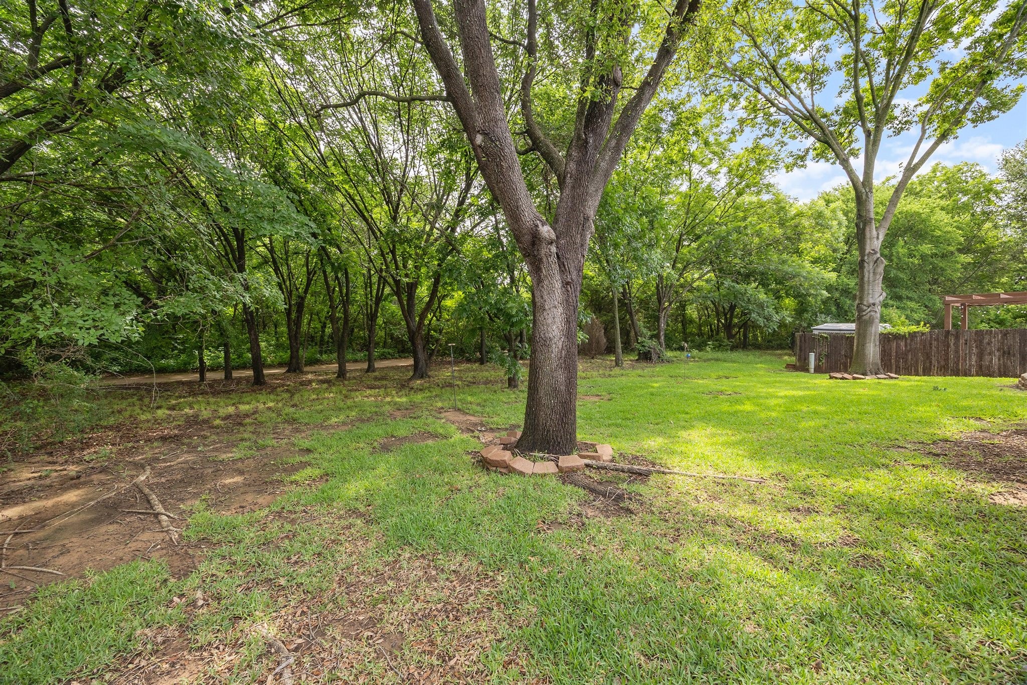 6211 Parkside Drive Arlington TX 76001