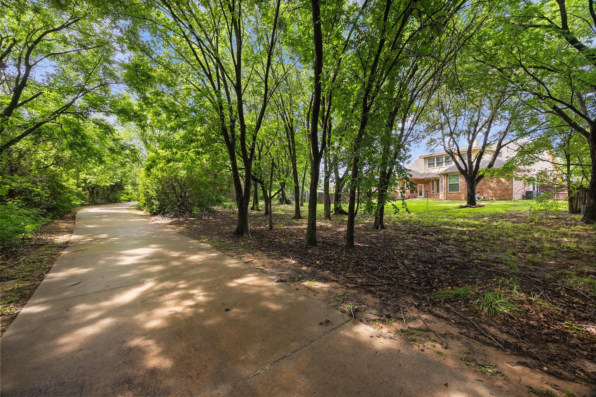 6211 Parkside Drive Arlington TX 76001