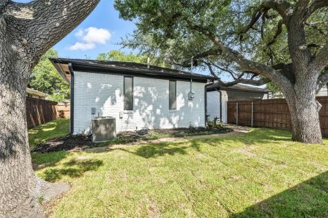4303 Blackheath Road Dallas TX 75227
