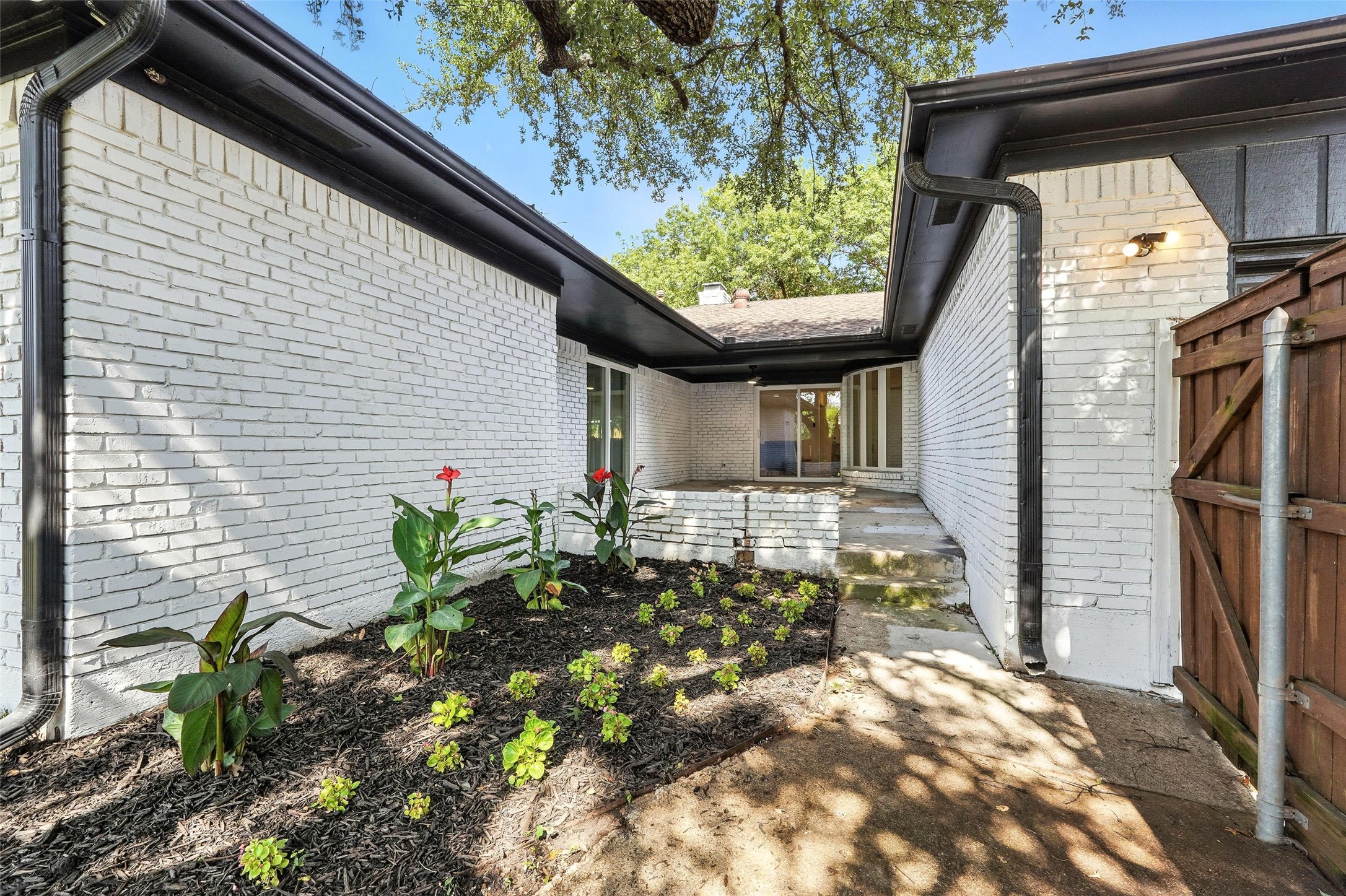 4303 Blackheath Road Dallas TX 75227