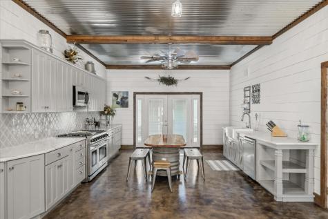 902 Vz County Road 3710 Edgewood TX 75117
