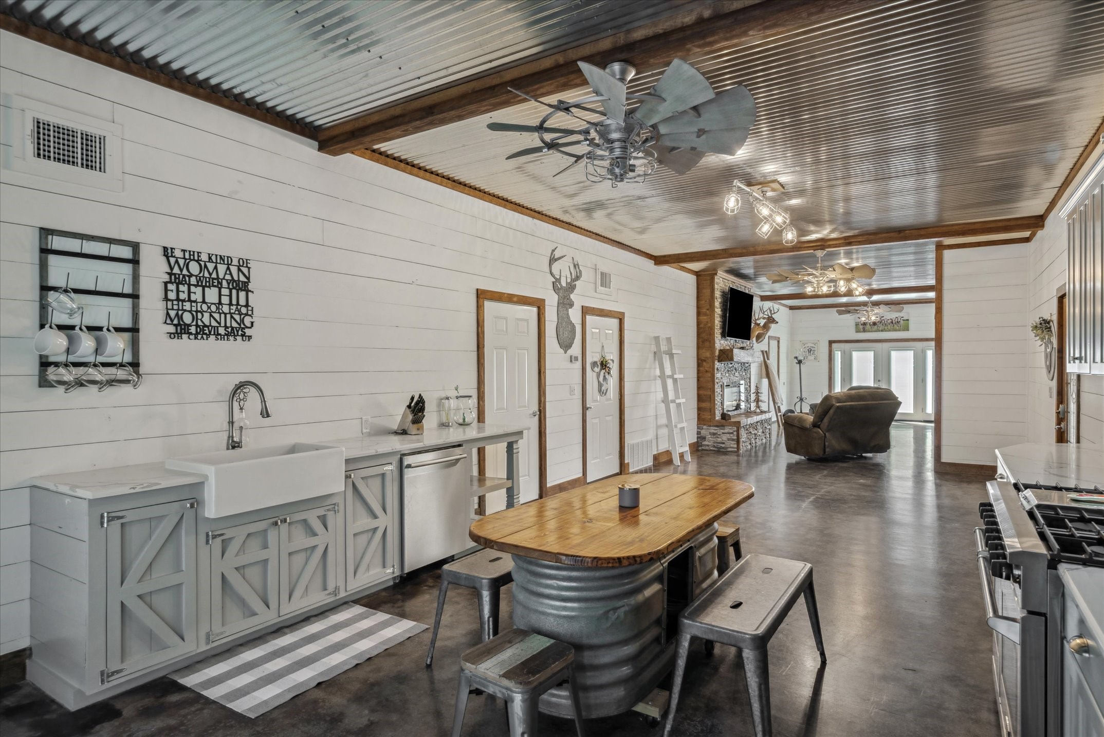 902 Vz County Road 3710 Edgewood TX 75117