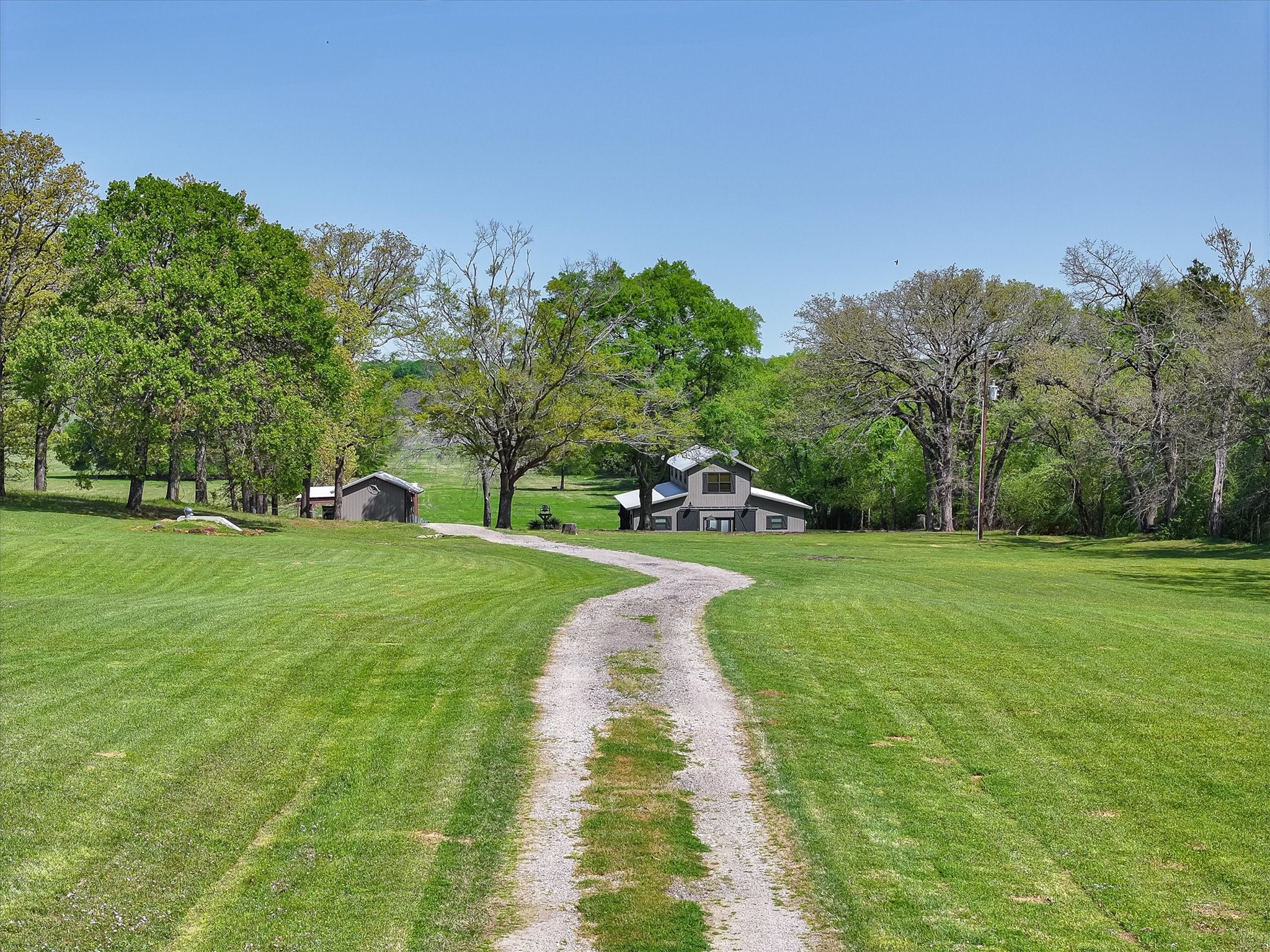 902 Vz County Road 3710 Edgewood TX 75117