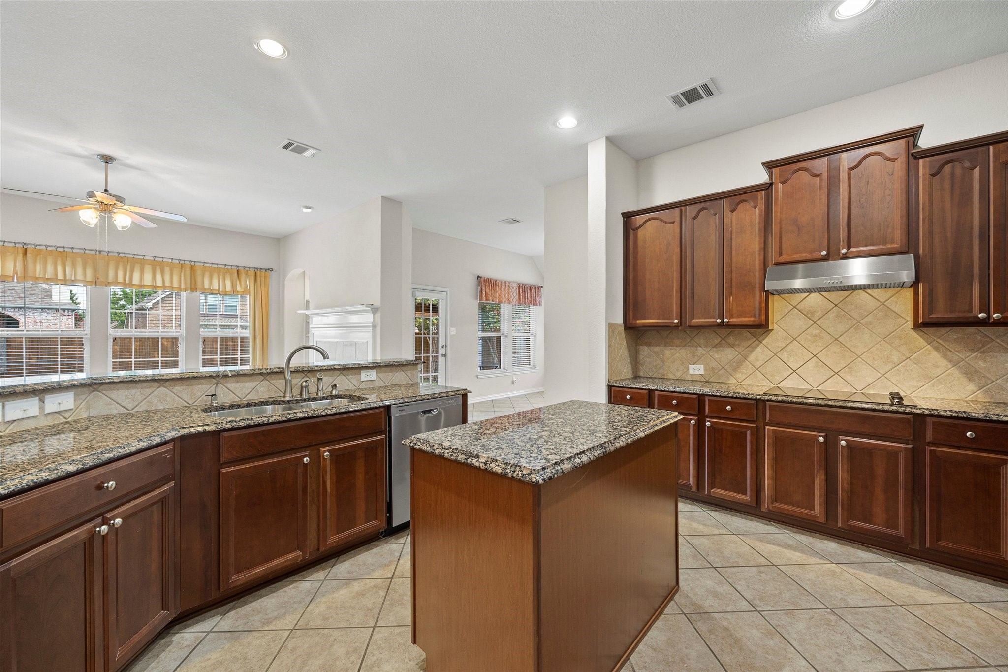 207 Leonard Way Fate TX 75087