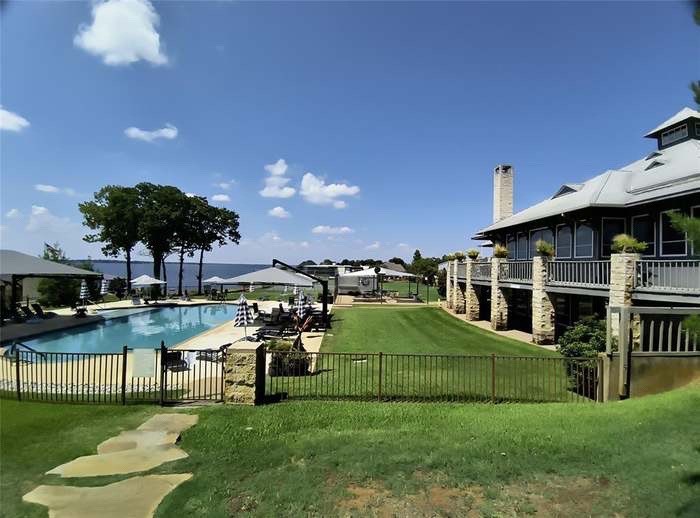 203 Saint Andrews Drive Mabank TX 75156