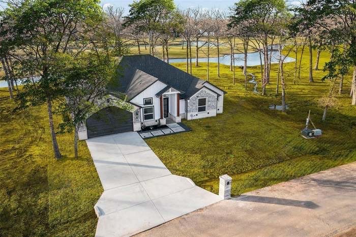 203 Saint Andrews Drive Mabank TX 75156