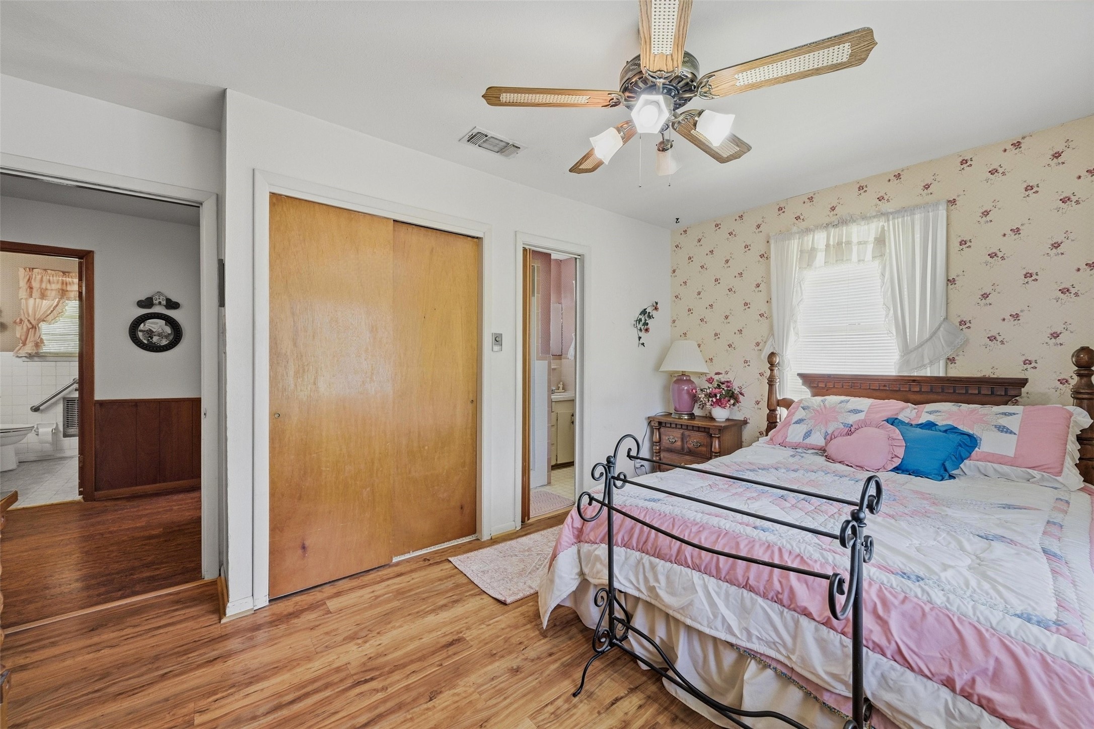 619 W Hayes Street Savoy TX 75479