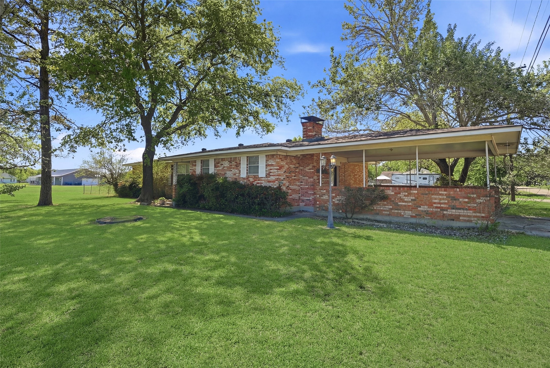 619 W Hayes Street Savoy TX 75479