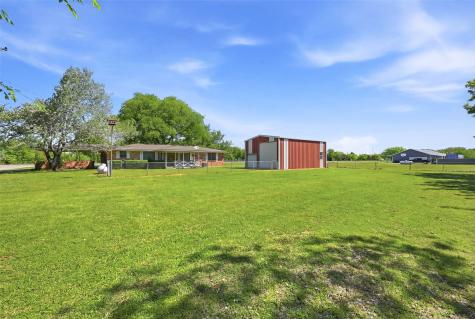 619 W Hayes Street Savoy TX 75479