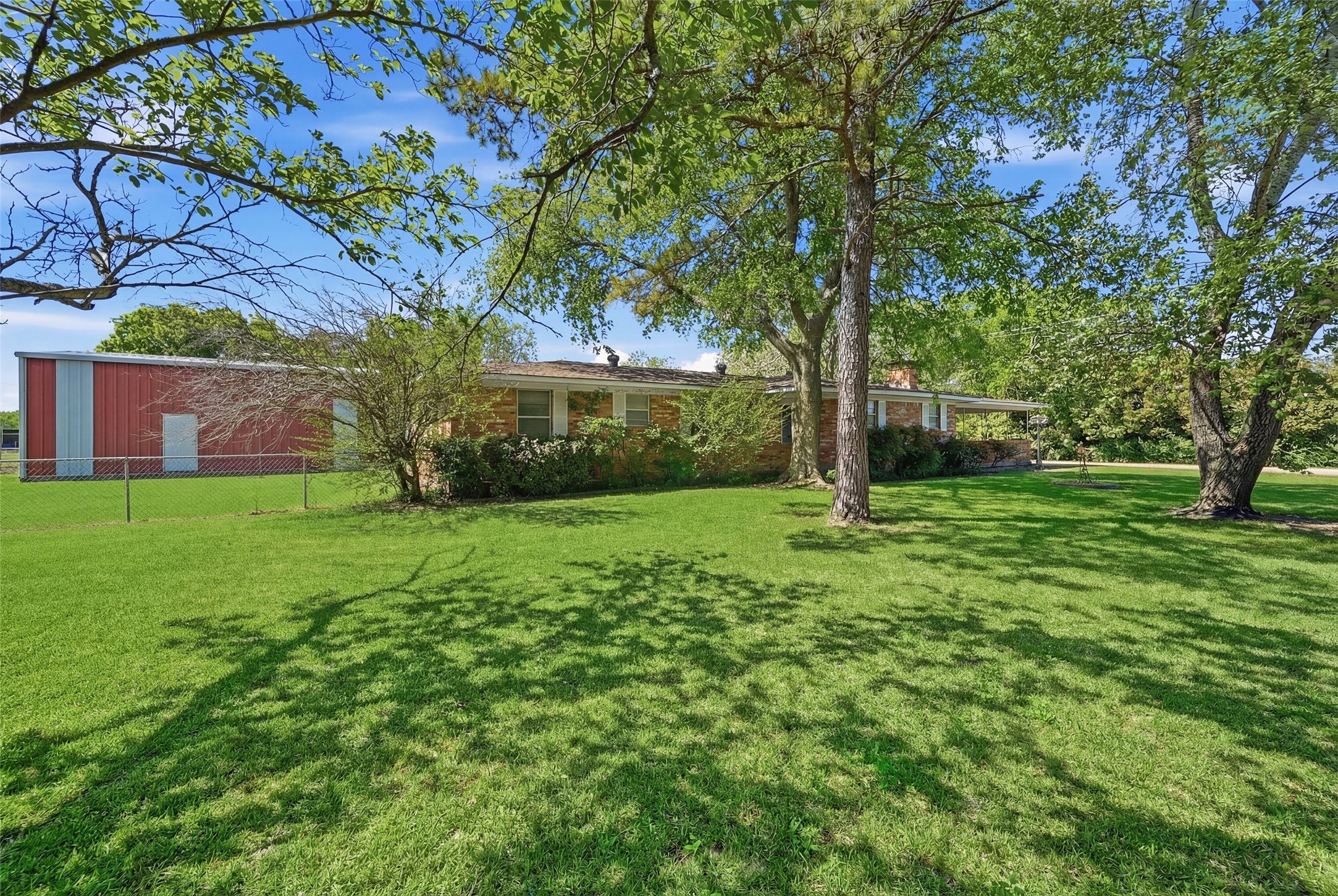 619 W Hayes Street Savoy TX 75479