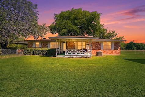 619 W Hayes Street Savoy TX 75479