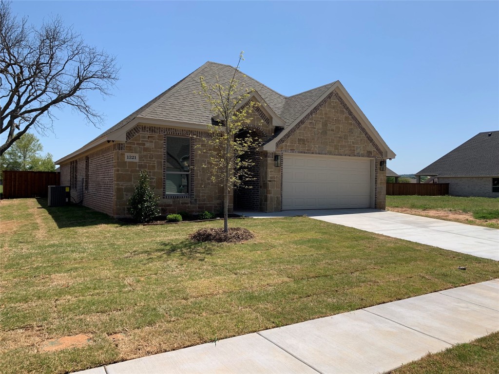 1321 Highland Park Circle Granbury TX 76048
