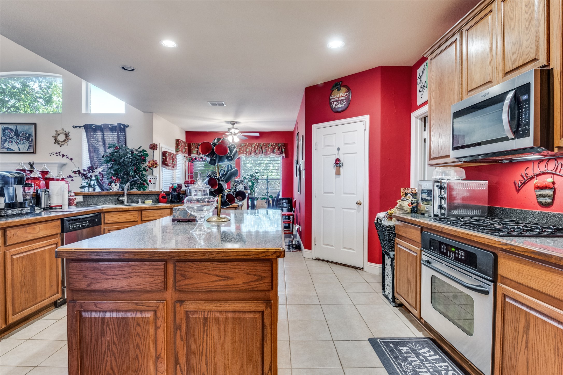 1610 Skyline Drive Garland TX 75043