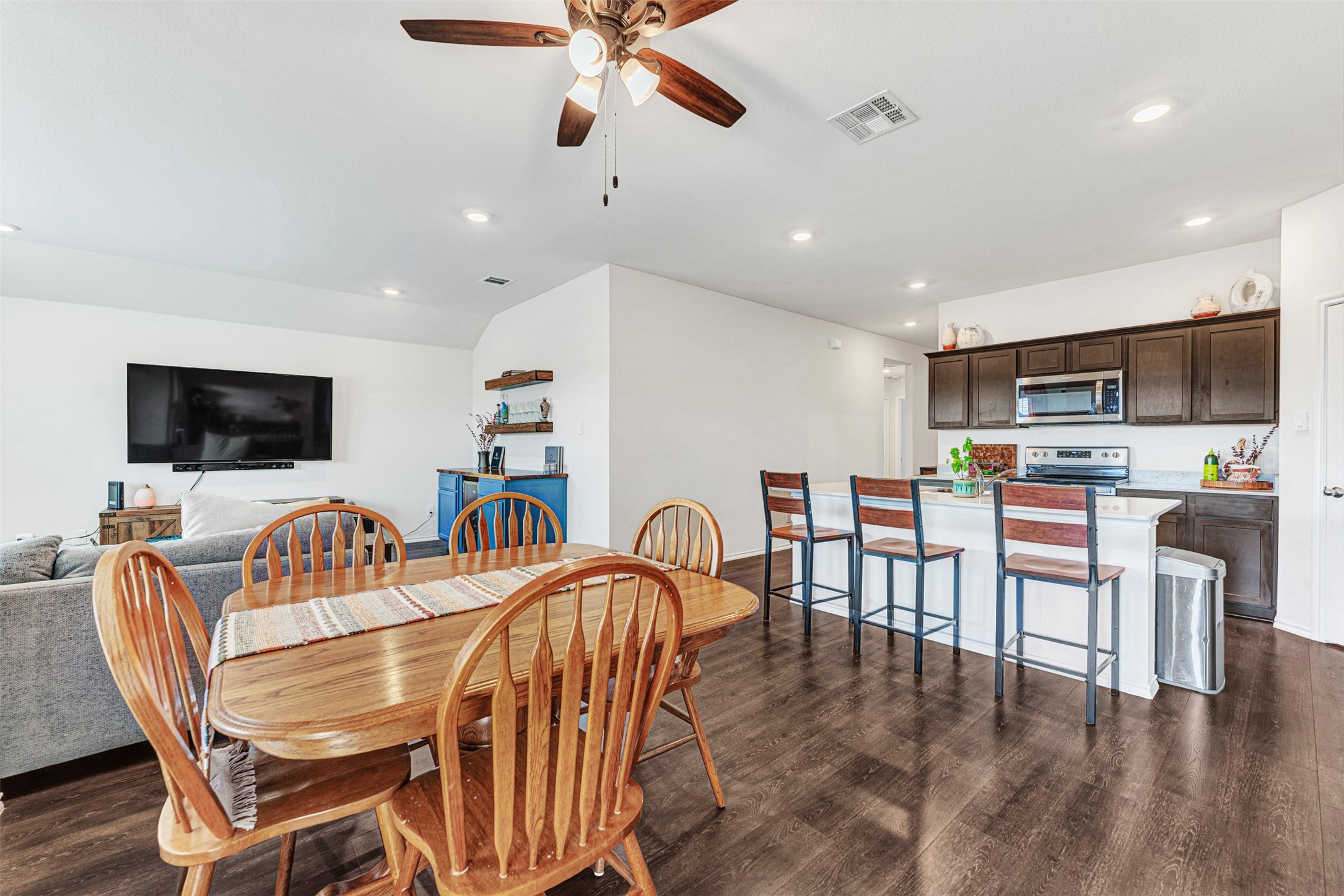 816 Glover Drive Aubrey TX 76227