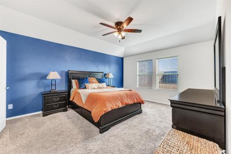 816 Glover Drive Aubrey TX 76227