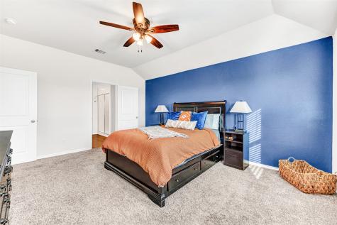 816 Glover Drive Aubrey TX 76227