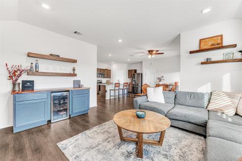 816 Glover Drive Aubrey TX 76227