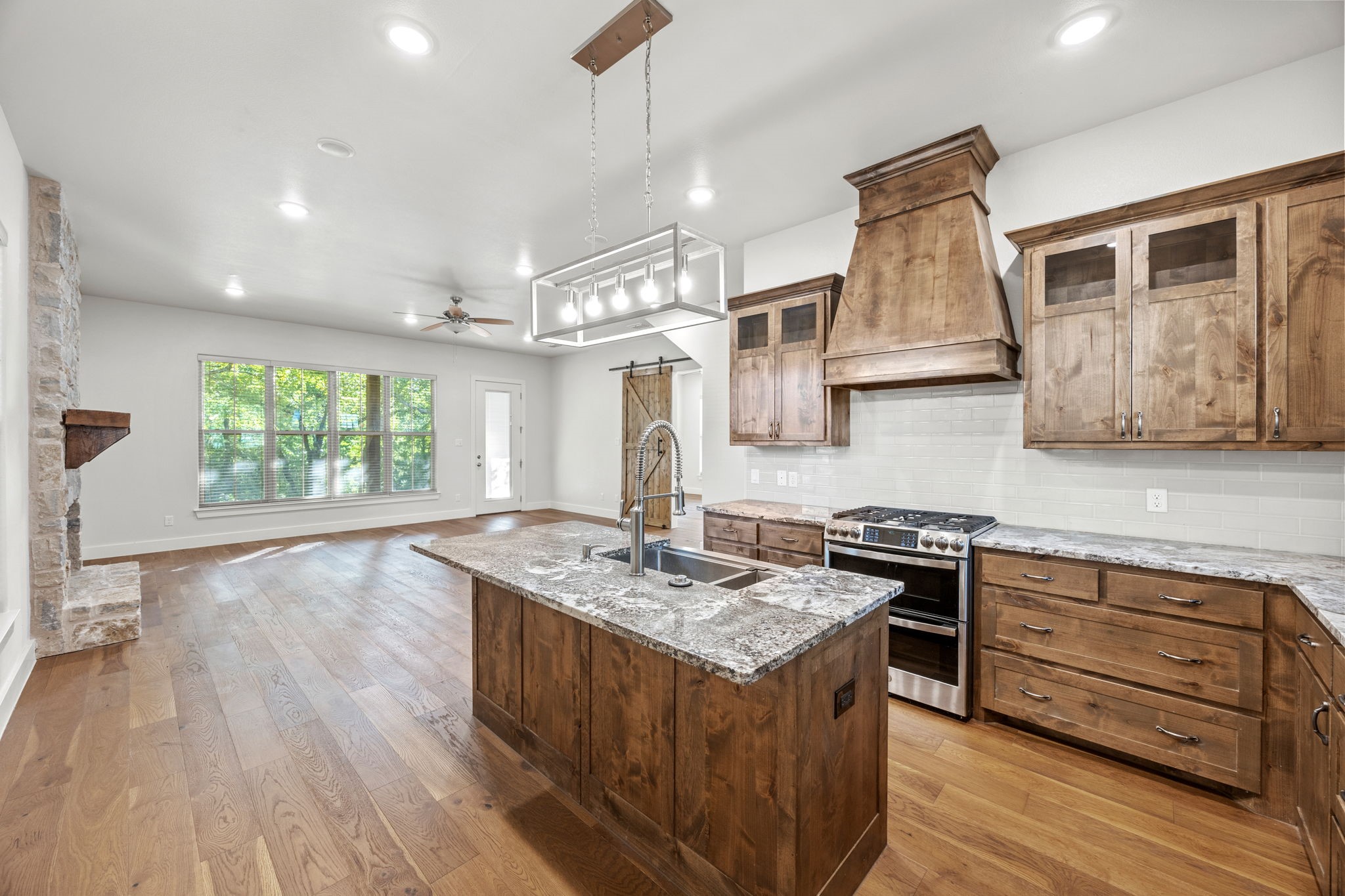 516 Lydia Lane Granbury TX 76049