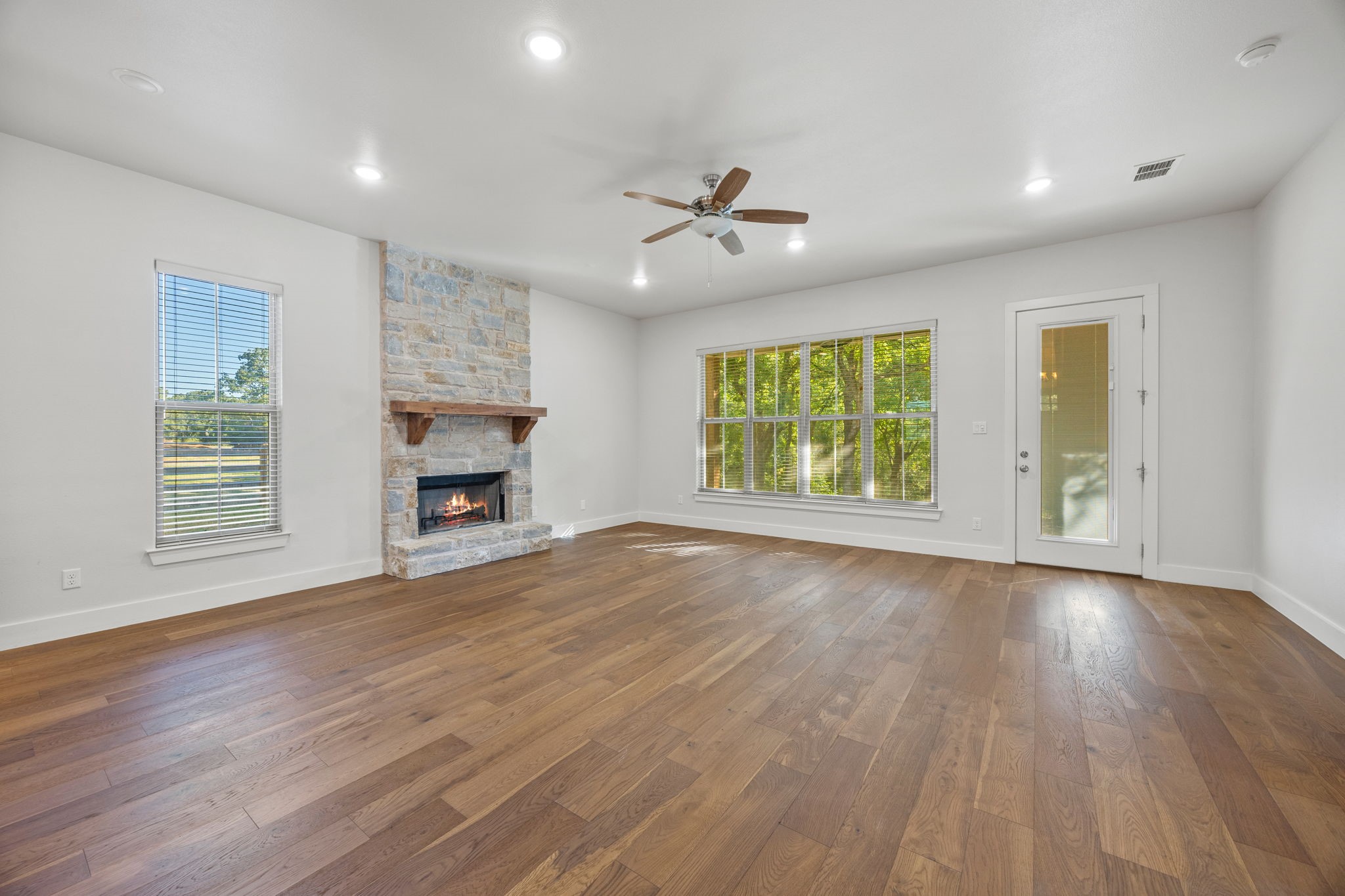 516 Lydia Lane Granbury TX 76049