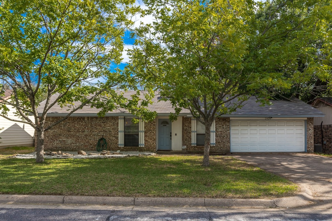 2424 Homewood Trail Arlington TX 76015