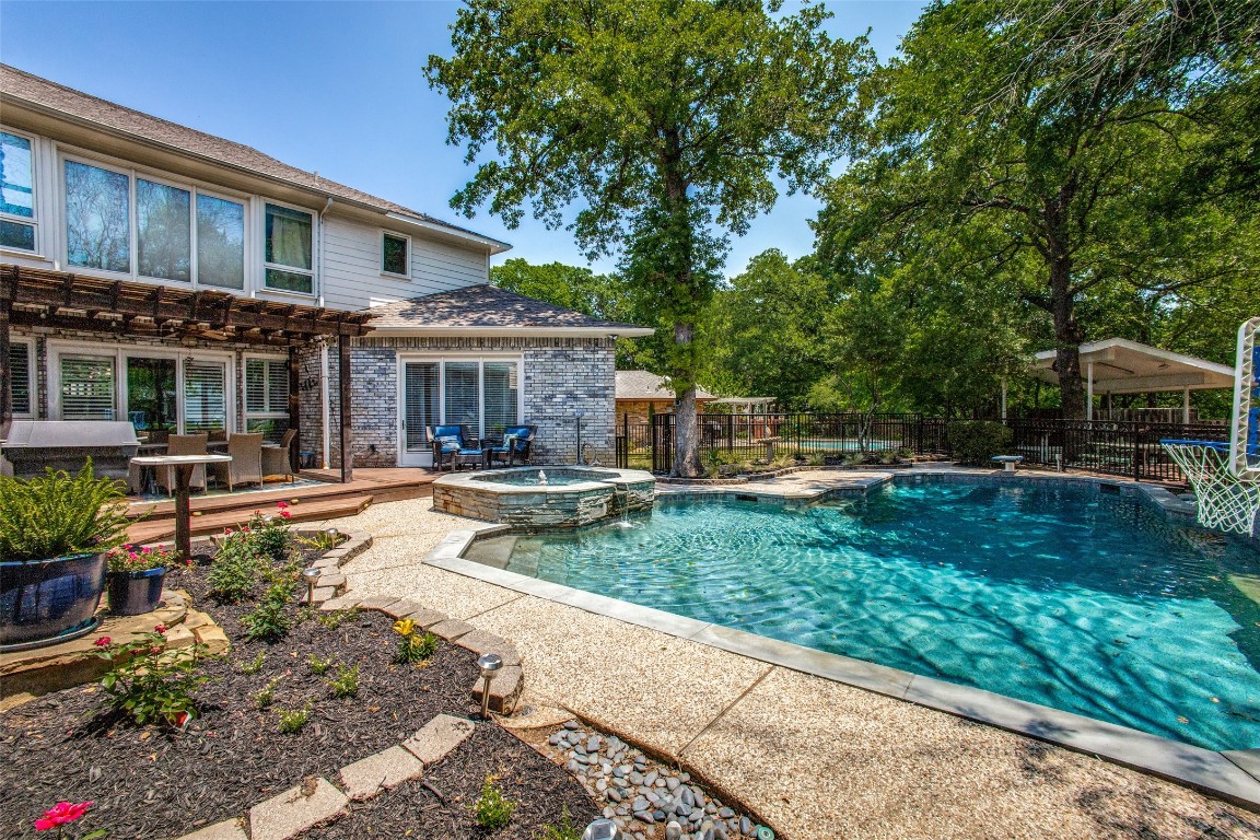 2714 Twin Creek Cove Grapevine TX 76051