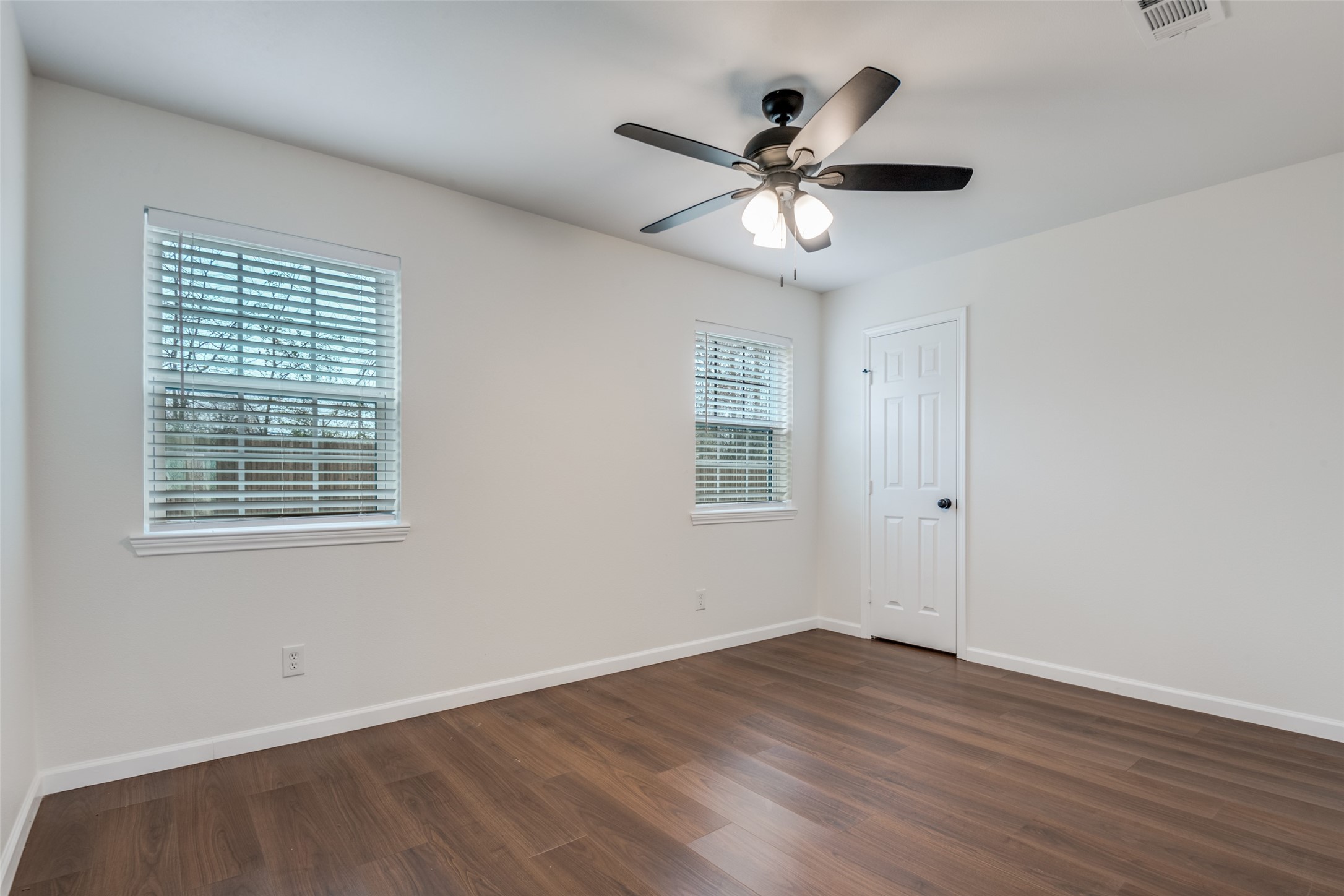 1055 Wright Street Terrell TX 75160
