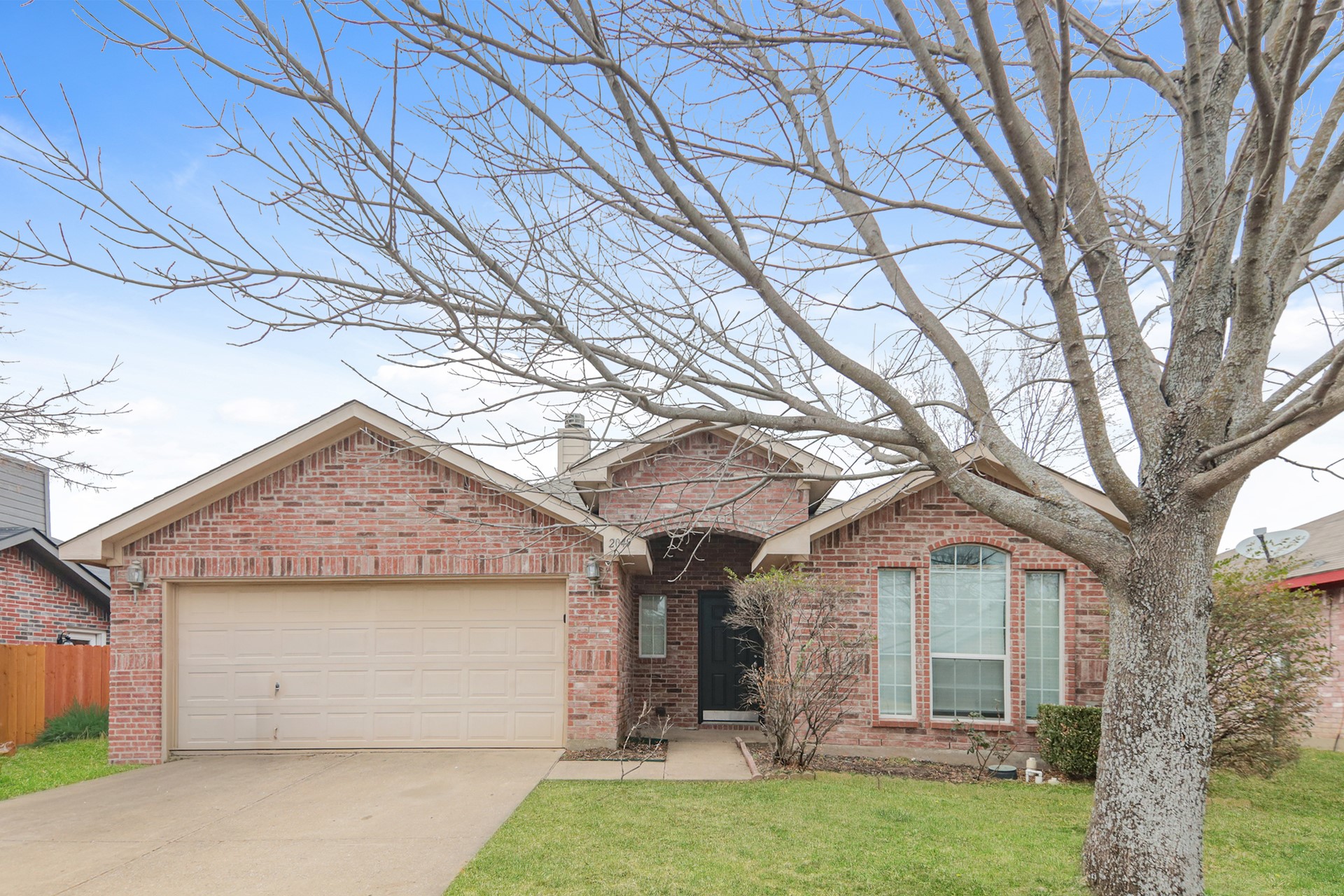 2049 Hollow Creek Drive Dallas TX 75253