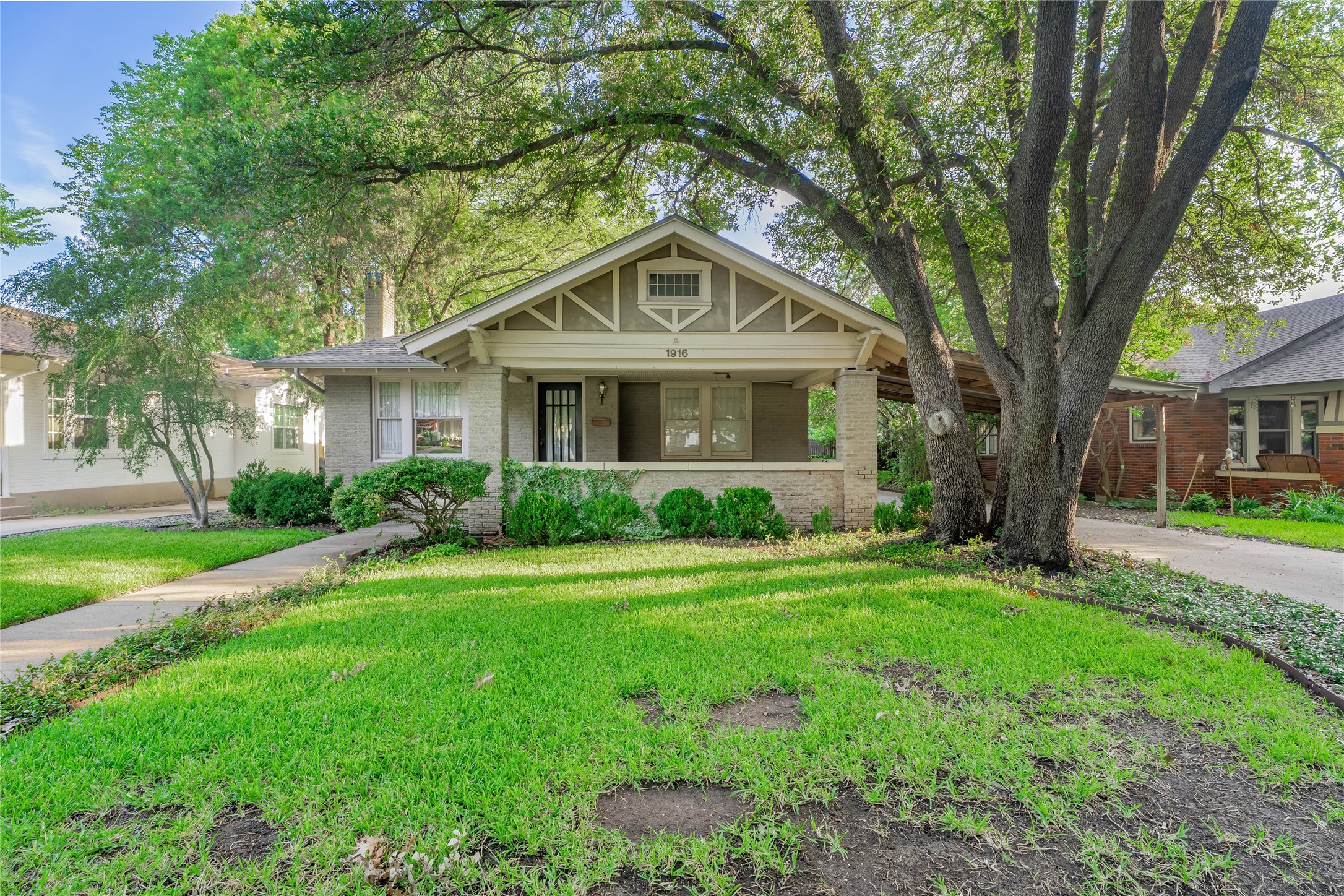 1916 Patton Court Fort Worth TX 76110