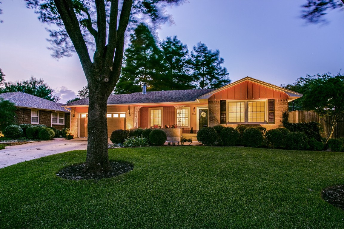 1205 Mcdonald Drive Garland TX 75041