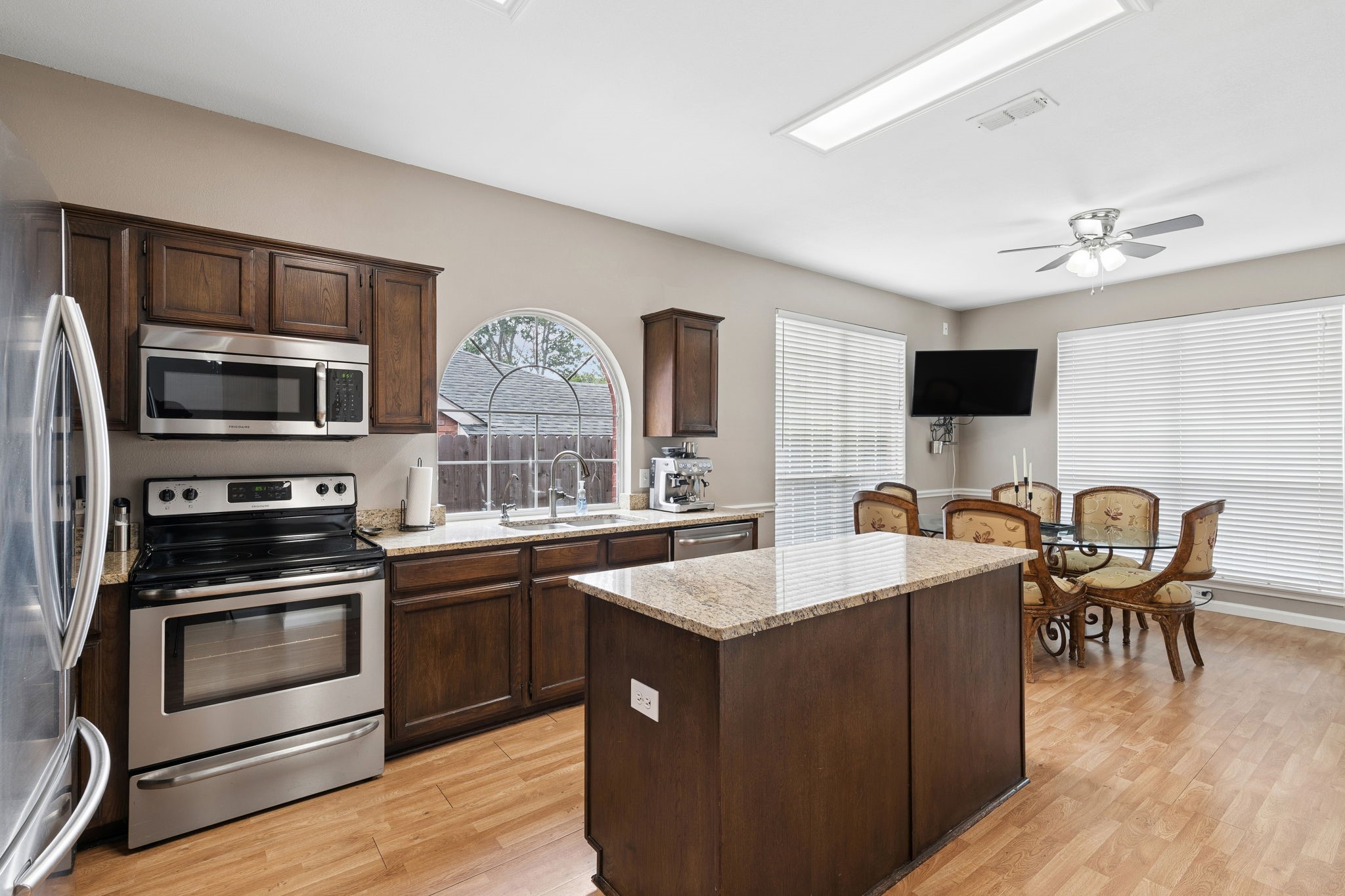 1552 Dublin Circle Grapevine TX 76051