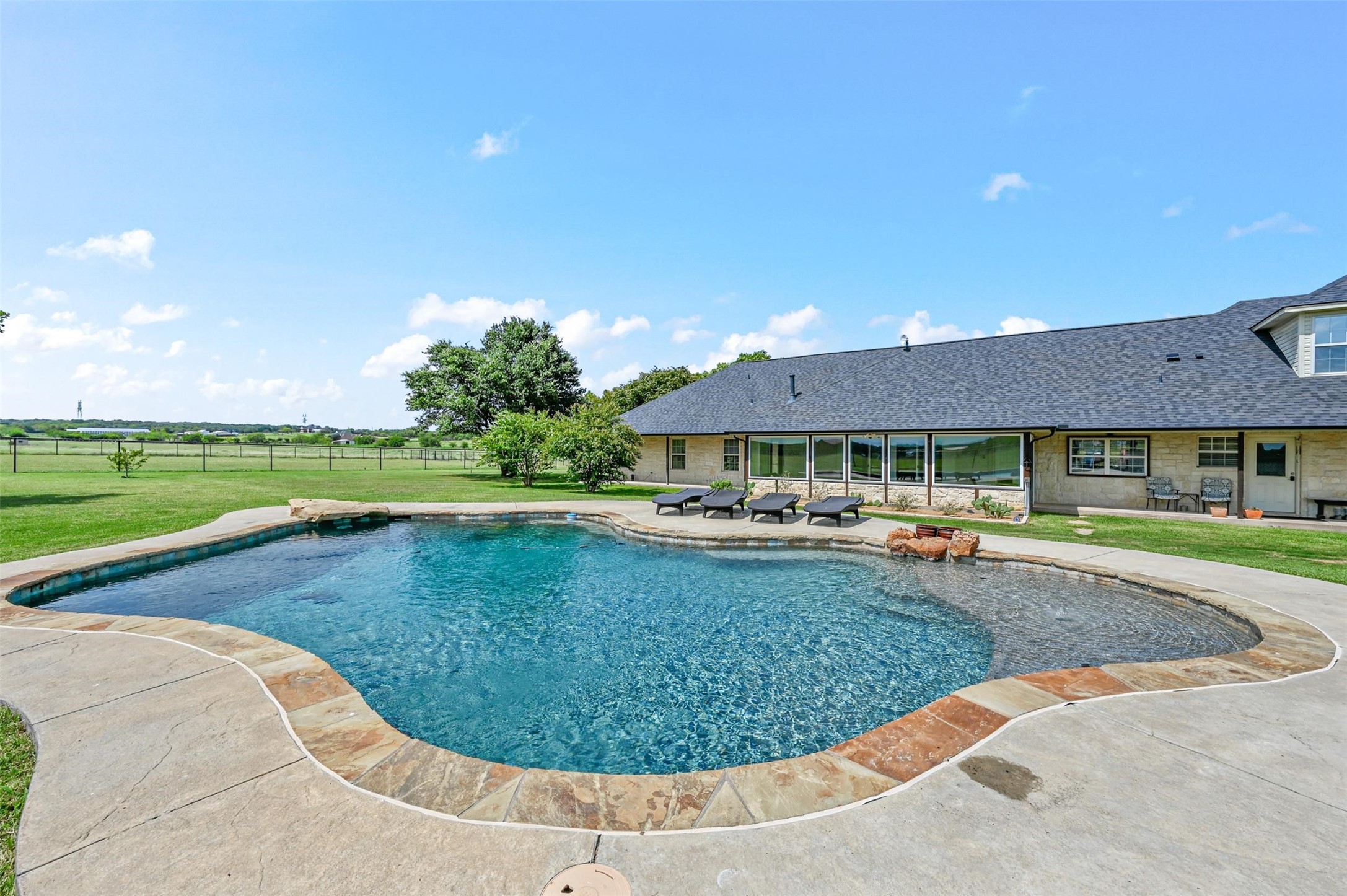 2701 Hulen Street Burleson TX 76028