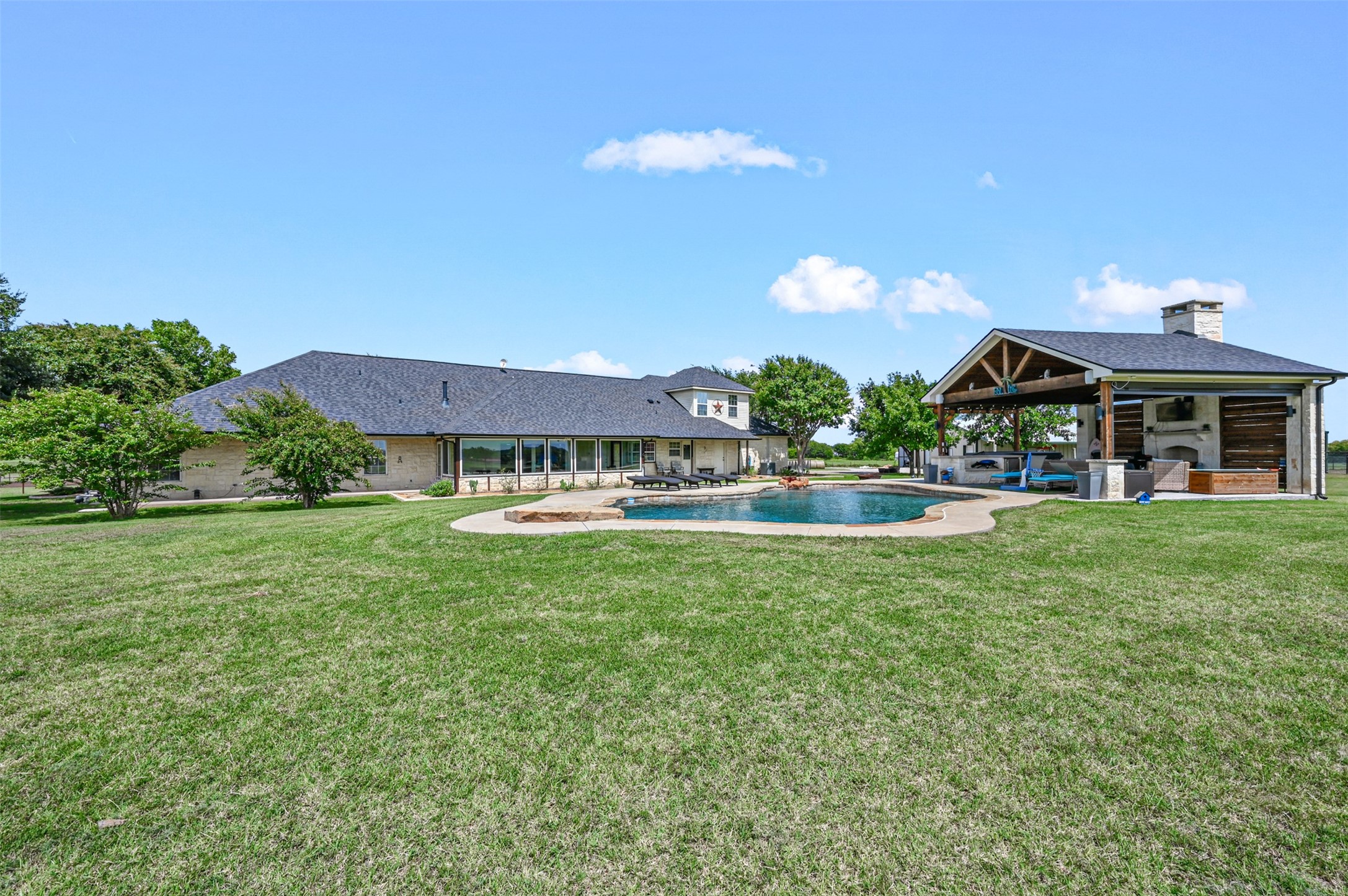2701 Hulen Street Burleson TX 76028
