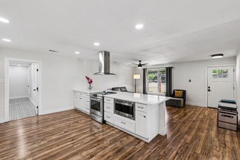 1702 Bristol Court N Irving TX 75062