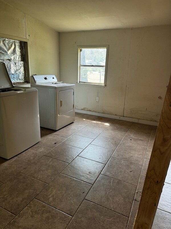 812 Cedarcrest Drive Tool TX 75143