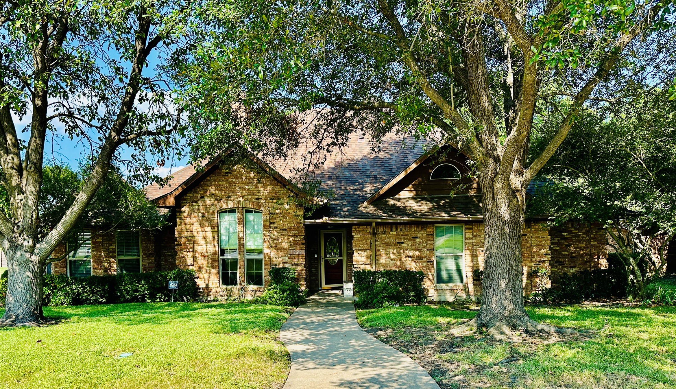 1926 Merrimac Trail Garland TX 75043