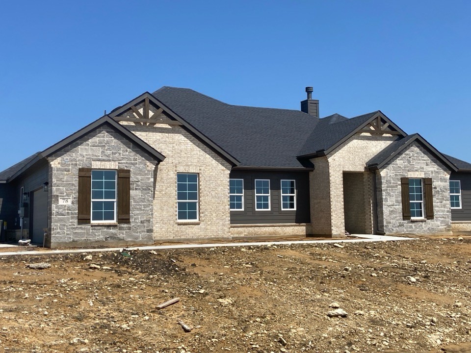 78 Aurora Avenue Valley View TX 76272