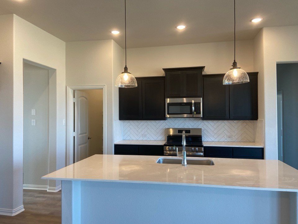 78 Aurora Avenue Valley View TX 76272
