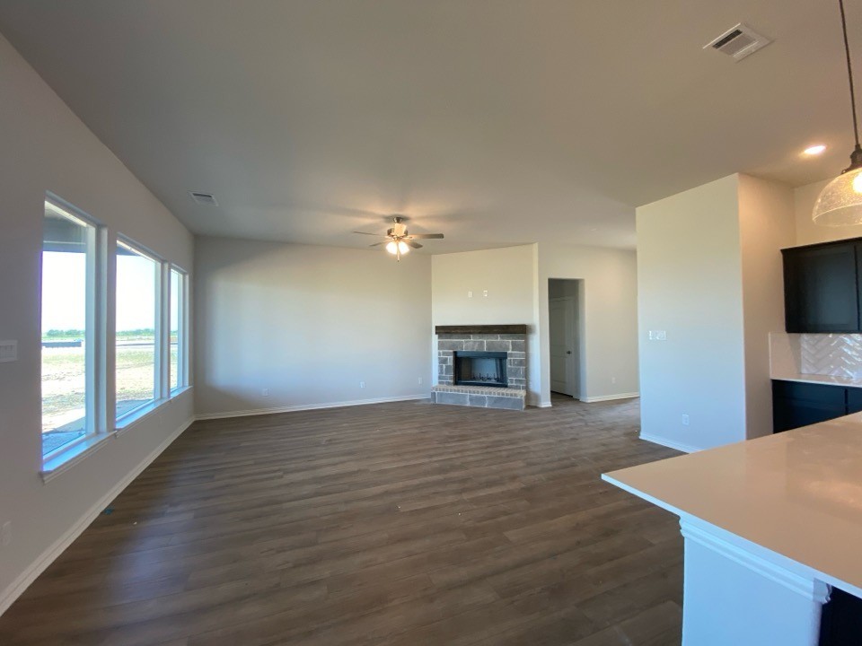 78 Aurora Avenue Valley View TX 76272