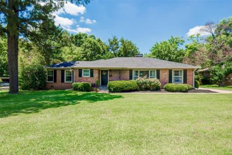 804 Brookhollow Street Sherman TX 75092