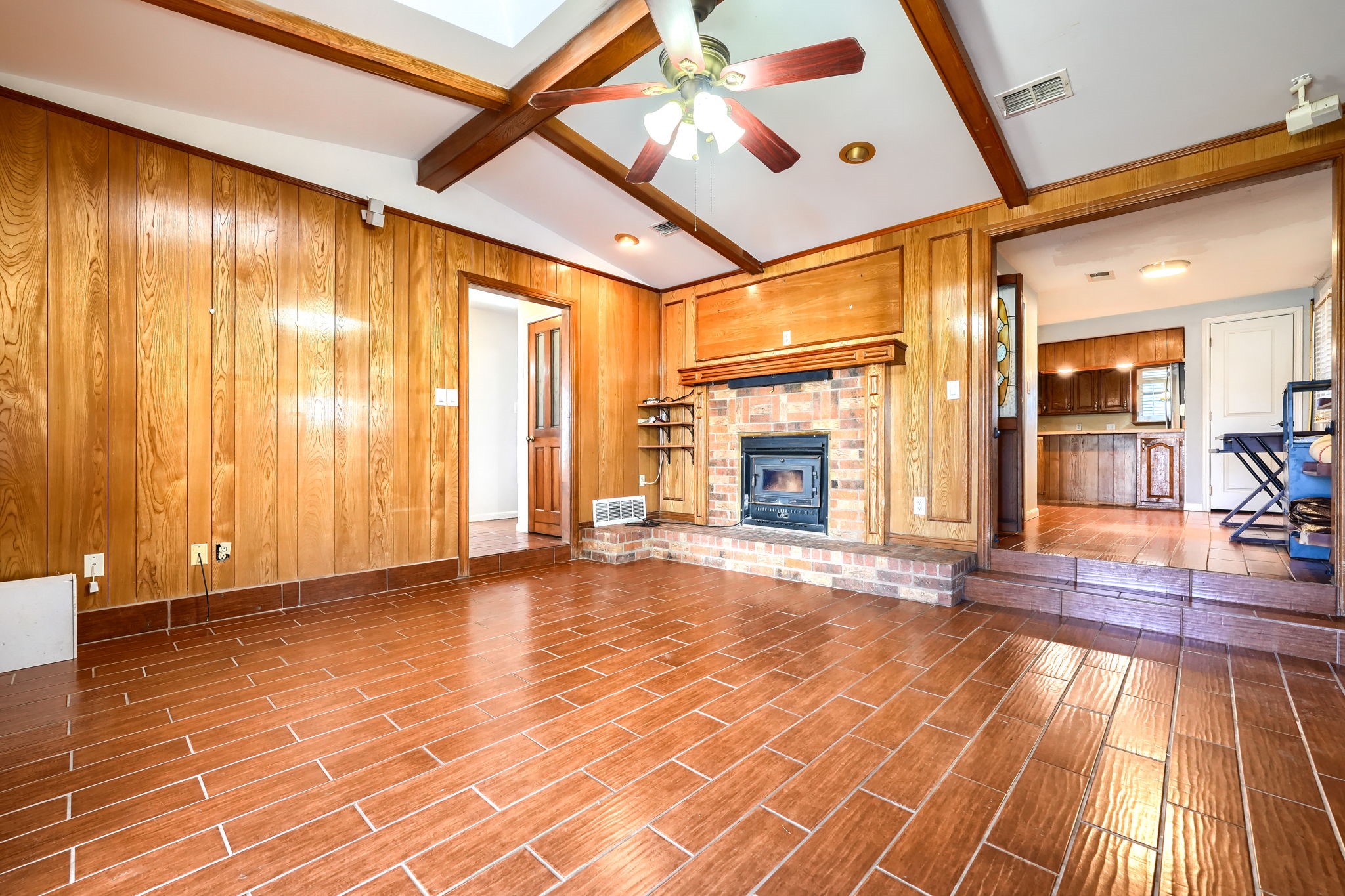 2112 Mangum Street Commerce TX 75428