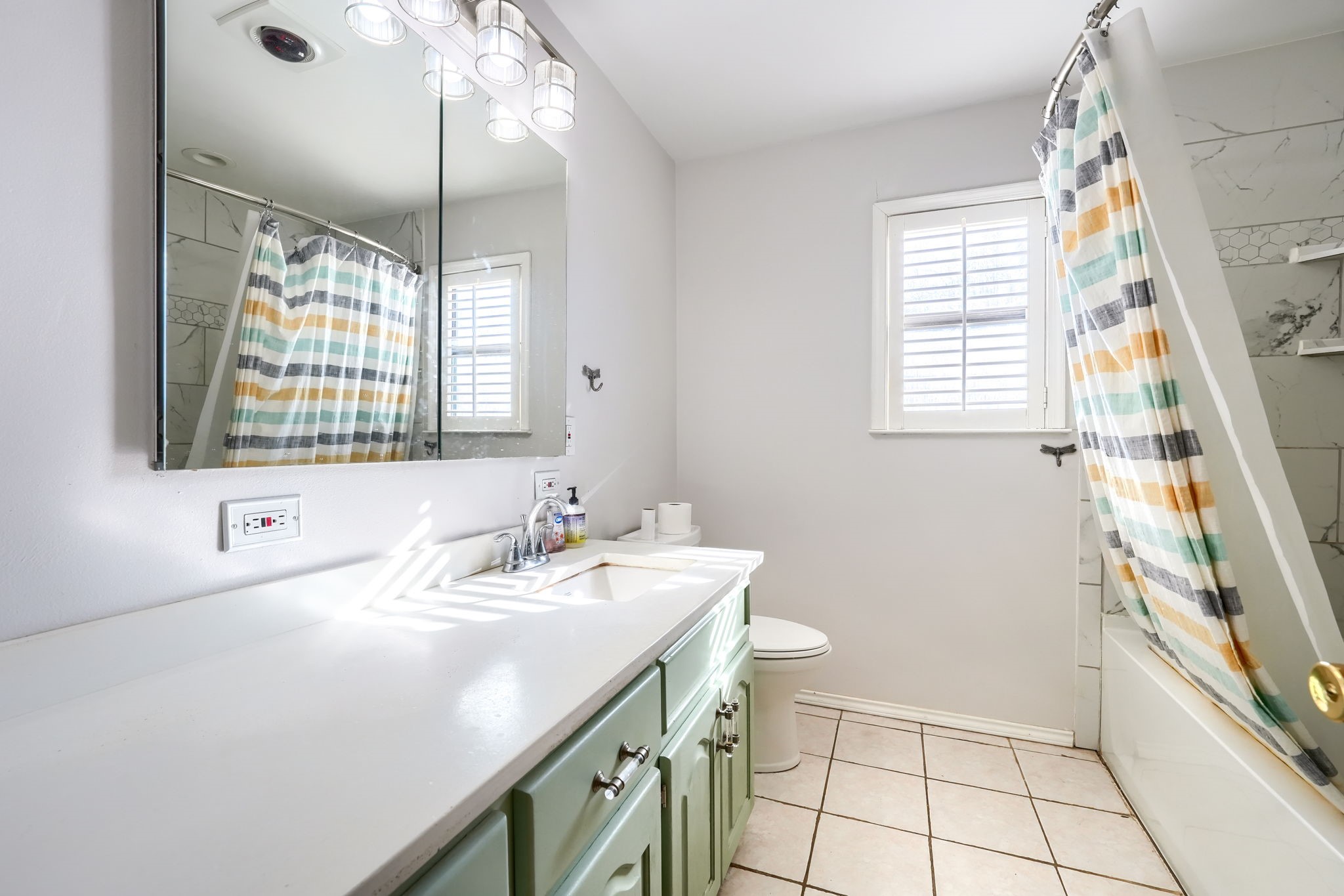 2112 Mangum Street Commerce TX 75428