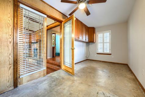 2112 Mangum Street Commerce TX 75428